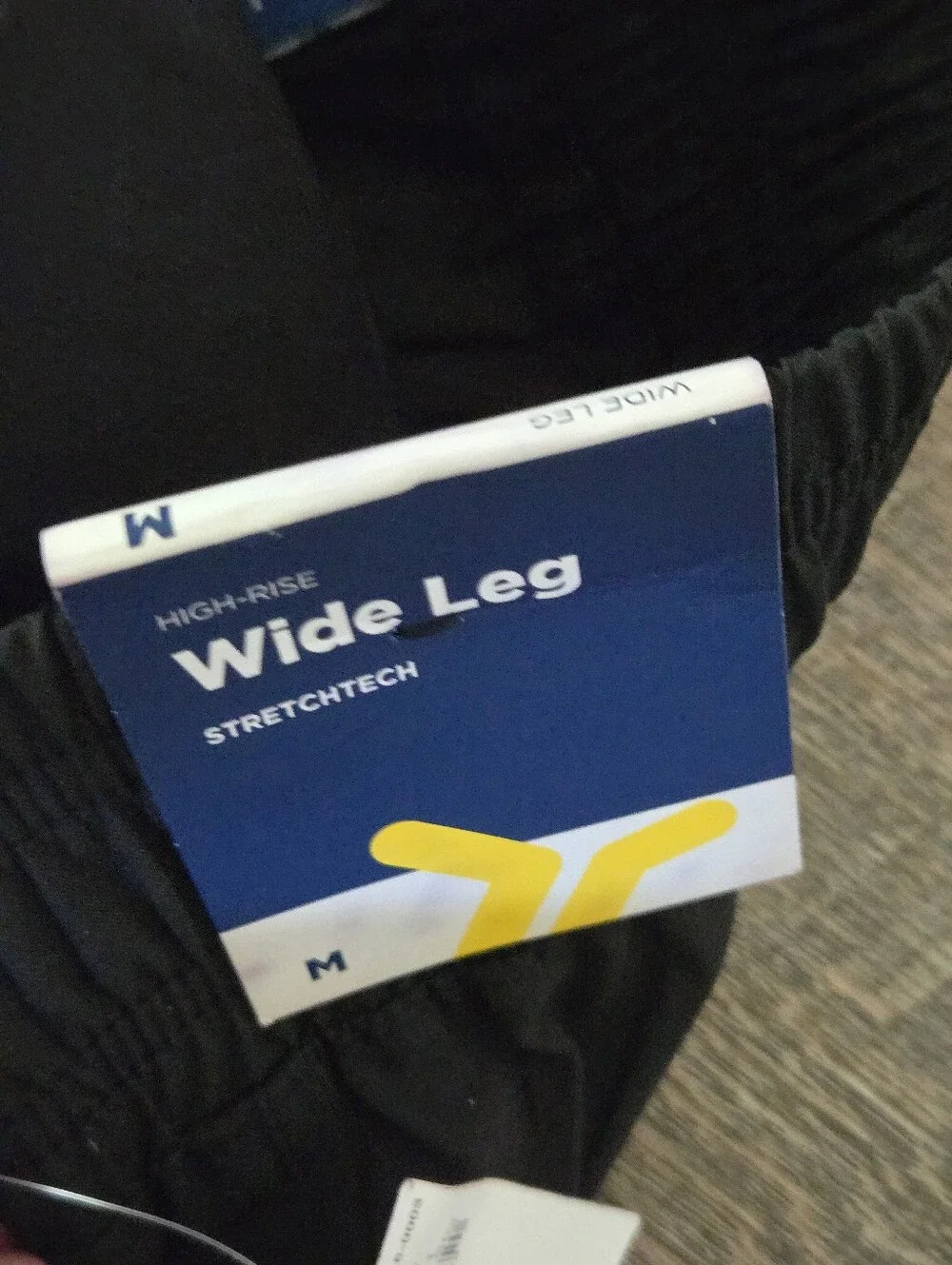 Old Navy High-Waisted StretchTech Wide-Leg Pants - Picture 5 of 12